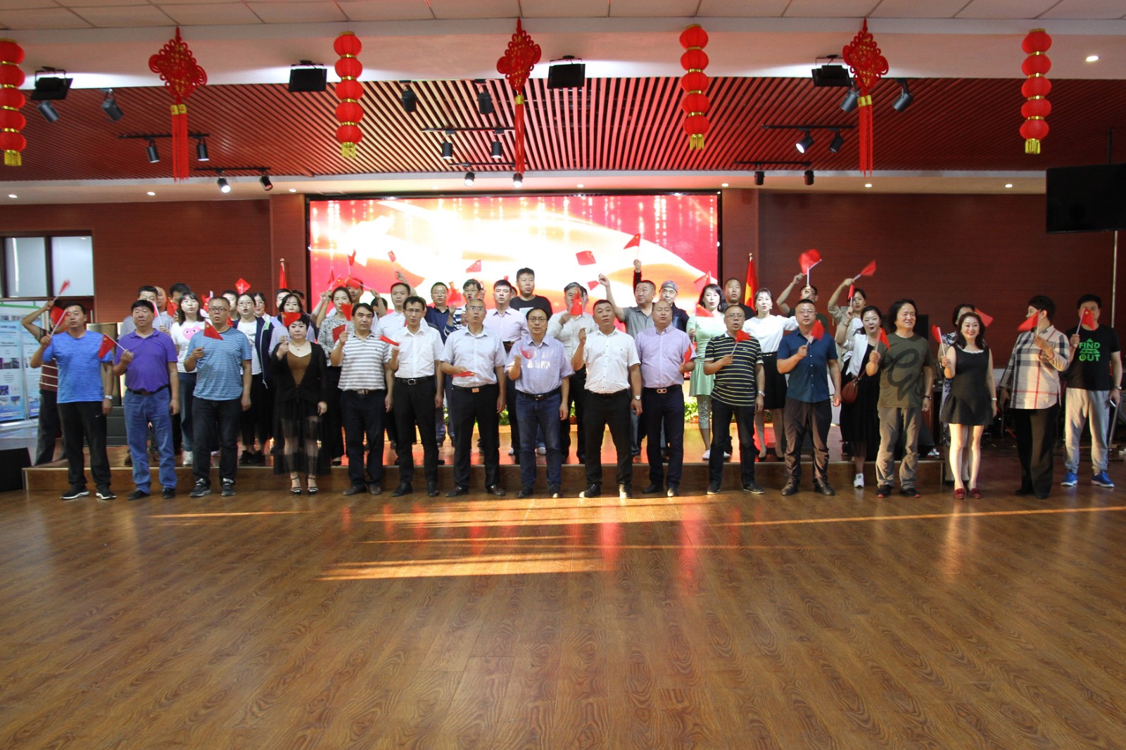 5d8199e026f42.jpg