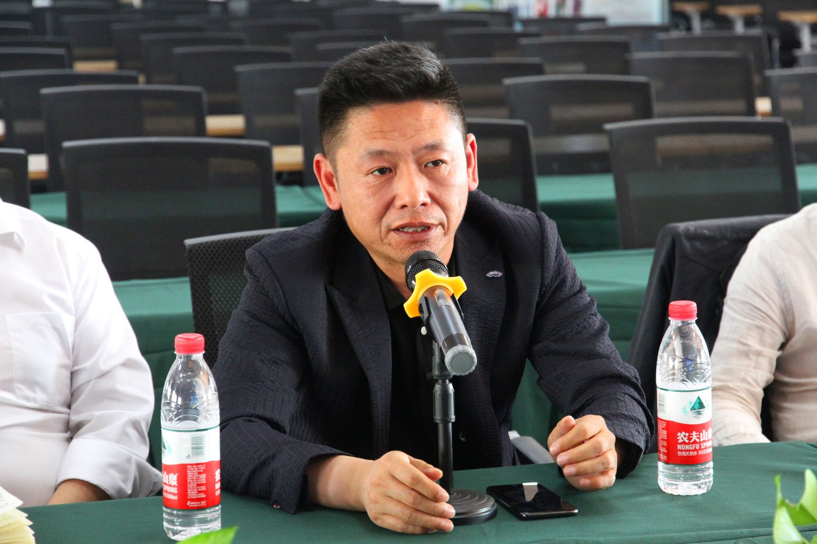 5ece2898d6ba0.jpg